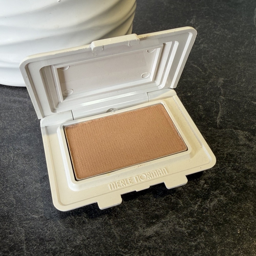 NEW Merle Norman Ultra Powder Foundation ULTRA BISQUE Sample Size Compact .10 oz
